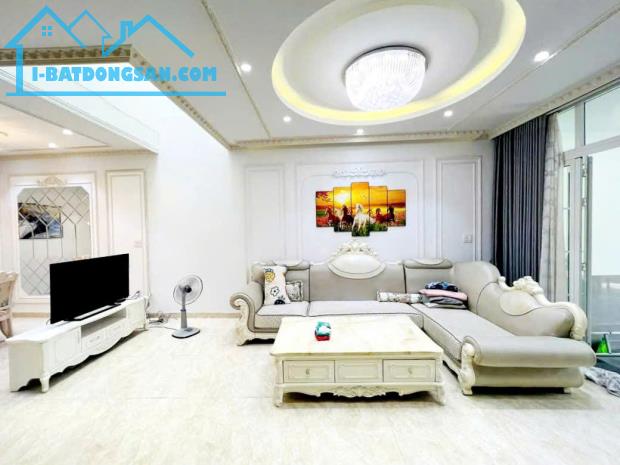 Nhà 3 tầng 110m2, nở hậu đẹp, đường Hoàng Diệu, Hải Châu gần cầu Rồng, sông Hàn - 1