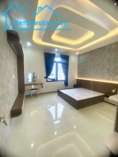 TÂN CHÁNH HIỆP QUẬN 12-NHÀ MỚI VÀO Ở NGAY-70M2 4 TẦNG- HẺM XE HƠI CHỈ 6 TỶ 200. - 2