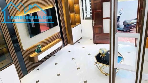 Nhà Bát Khối LÔ GÓC 2 MẶT THOÁNG
