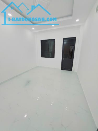 Nhà mới sát vách Tân Phú 35m2 2 tầng hẻm thông Bình Long pháp lý chuẩn chỉ nhỉnh 3 tỷ Tl