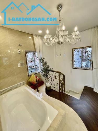 BÁN NHÀ QUẬN 3 - HẺM THÔNG SUỐT NGUYỄN THIỆN THUẬT RA BÀN CỜ
🏡 NHÀ MỚI 5 TẦNG BTCT KIÊN - 2