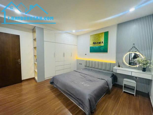 Bán căn hộ chung cư Ngoại Giao Đoàn – 185m2 ( 4PN) – sổ lâu dài – Tầng cao.