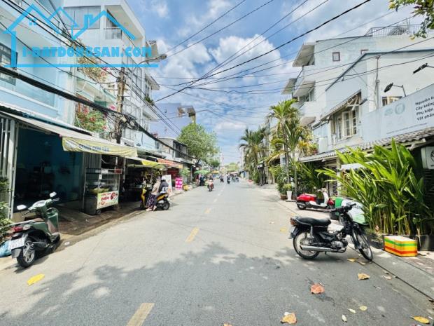 MẶT TIỀN ĐƯỜNG P4 QUẬN 8 - NGAY PARC MALL - 4,3X14M - 4 TẦNG - 8.8 TỶ - 5