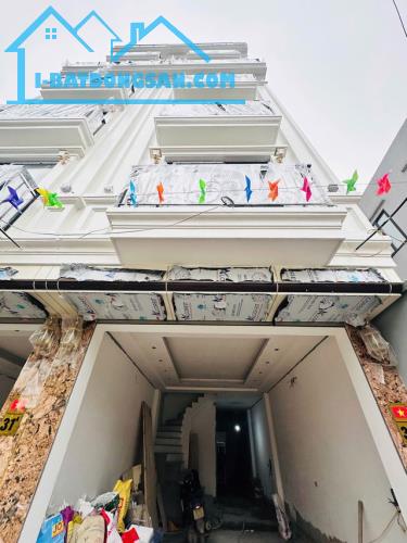 BÁN GẤP NHÀ PHỐ AN DƯƠNG VƯƠNG, TÂY HỒ - 7 TẦNG - THANG MÁY - Ô TÔ VÀO NHÀ ĐỖ CỬA - 2 THOÁ - 5