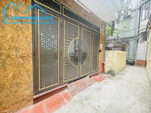 Bán nhà phố Tạ Quang Bửu, Hai Bà Trưng, tòa CCMN 16 phòng, 5 tầng 90m2 giá 25 tỷ
