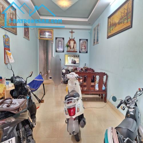Bán nhà phố Đường Hồ Văn Tư, Phường Trường Thọ, TP Thủ đức _ 56 m2 ( 4 x 14 ) _ Chỉ có 4 t