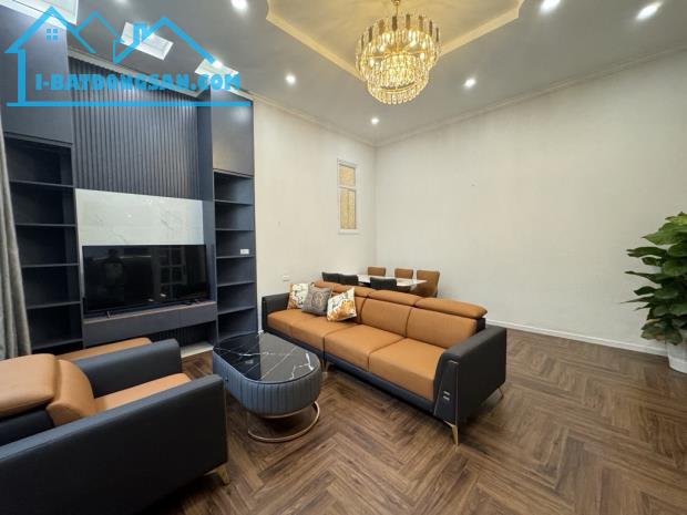 Á hậu Hồng Tiến, nhà đẹp long lanh, 4 tầng đủ nội thất, mặt tiền khủng, lô 3 góc, ở sướng