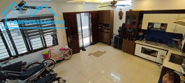 Trung tâm Ba Đình 6 tầng x mặt tiền 6.5M - Dòng tiền ổn định với 7 phòng - Thoáng sáng. - 2