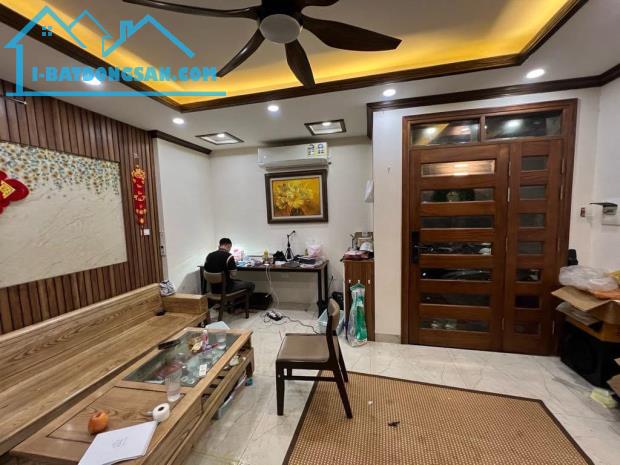 BÁN NHÀ ĐẶNG TIẾN ĐÔNG 40m 5T Mt 5m GIÁ 8.7 TỶ NGÕ THÔNG 20M RA MẶT PHỐ KINH DOANH. - 5