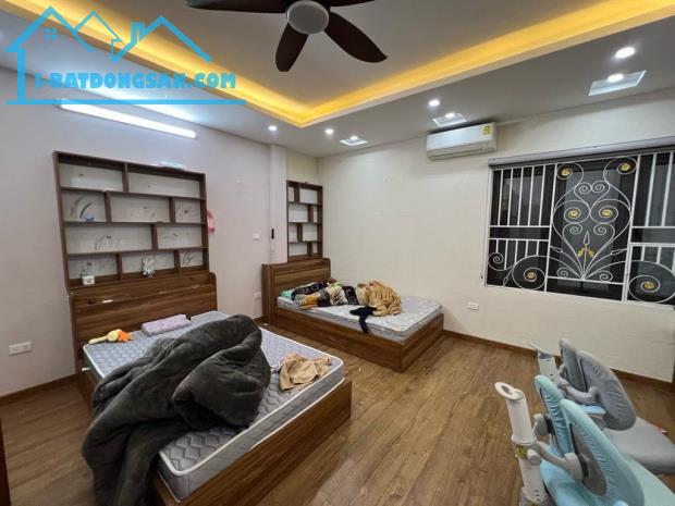BÁN NHÀ ĐẶNG TIẾN ĐÔNG 40m 5T Mt 5m GIÁ 8.7 TỶ NGÕ THÔNG 20M RA MẶT PHỐ KINH DOANH. - 4