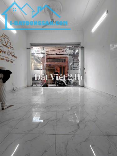 Cho thuê nguyên căn 2,5 tầng ngõ Lê Lai, vừa ở vừa kinh doanh - 1
