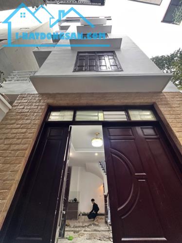 Bán nhà Hoàng Hoa Thám, Ba Đình. 50mx5; MT 6.8; Giá 8.5 tỷ  SIÊU PHẨM BA ĐÌNH - NGÕ THÔNG