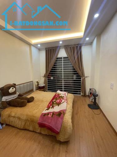 HOT DÂN XÂY Ngọc Thụy 40m,4 tầng,ÔTÔ ĐỖ CỬA,Ô TÔ TRÁNH THÔNG,8 TỶ(thương lượng mạnh)