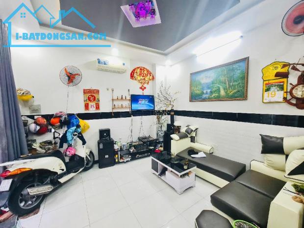 [Đầu tư đáng cân nhắc] BẤT ĐỘNG SẢN ĐẸP: NHÀ 4 TẦNG BTCT, 4 PHÒNG NGỦ, RỘNG 4M, HẺM 1/, 5 - 3