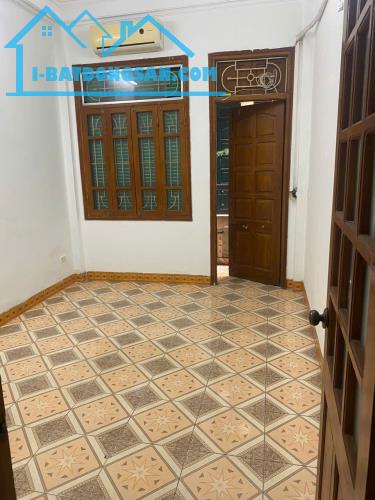 Cho thuê nhà nguyên căn Khương Đình, quận Thanh Xuân 40m x 4T, 4PN3VS  giá 12 triệu - 1