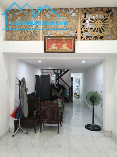 ► Nhà Kiệt 3m gần MT Nguyễn Chí Thanh, 45m2, 2 tầng, sạch sẽ 2.8x tỷ