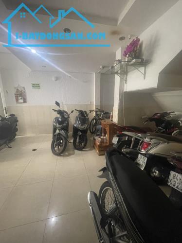 9 TỶ HƠN - NHÀ LÊ VĂN SỸ QUẬN 3 - CÁCH XE HƠI ĐỖ 15M - 65M2 16 PHÒNG -DÒNG TIỀN 55TR/THÁNG