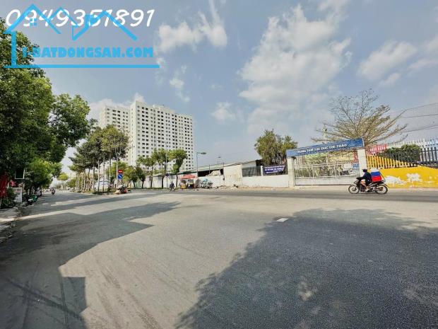 NHÀ MẶT PHỐ CẤP4 256M2 NGANG 5M SHR HOÀN CÔNG ĐỦ GIÁ 18,5 Tỷ - 1
