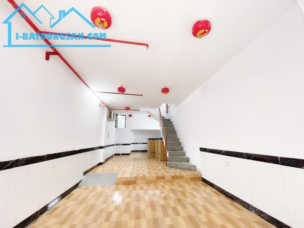 BÁN CCMN TRIỀU KHÚC ,60M2 17 PHÒNG, GẦN Ô TÔ,CHỢ,ĐIỂM XE BUÝT,ĐANG VẬN HÀNH FULL PHÒNG