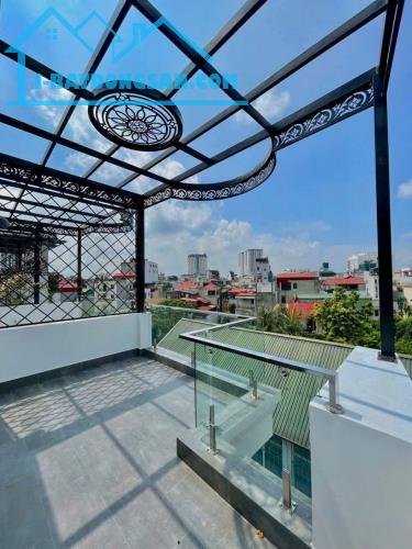 BÁN NHÀ PHỐ NGUYỄN VĂN CỪ ,HỒNG TIẾN LÔ GÓC THANG MÁY, GARA Ô TÔ 52M GIÁ 14 TỶ HƠN