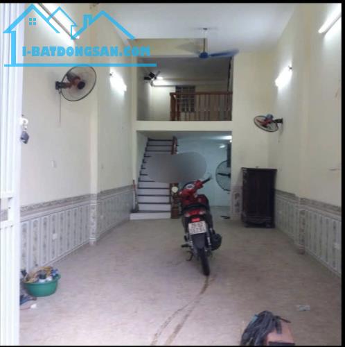 Cho thuê nhà làm CHDV, KD, ở  Bùi Xương Trạch, Thanh Xuân 50m x 3.5T, 4PN, ô tô giá 12tr - 4