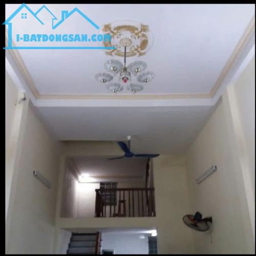 Cho thuê nhà làm CHDV, KD, ở  Bùi Xương Trạch, Thanh Xuân 50m x 3.5T, 4PN, ô tô giá 12tr - 3