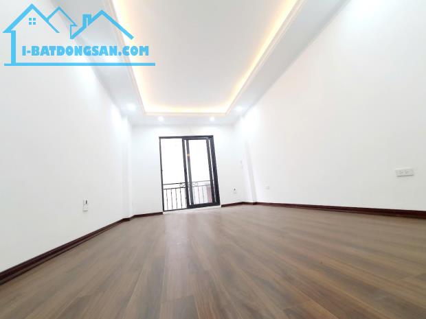 SIÊU HIẾM - BÁN NHÀ YÊN SỞ – 10M RA Ô TÔ TRÁNH - 3 GÁC ĐỖ CỬA - NHÀ MỚI LONG LANH - 6xxx - 3