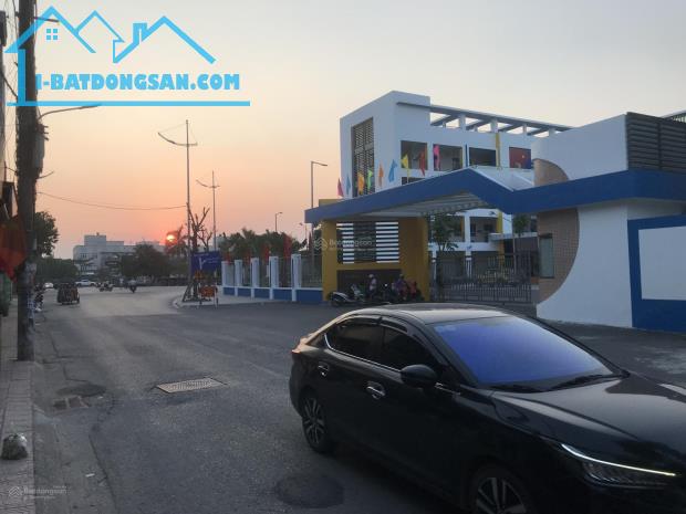 Bán gấp nhà C4, mặt chính ngõ 99 Đức Giang, KD, Vỉa hè, có dòng tiền ngay, DT 80m2 - 4