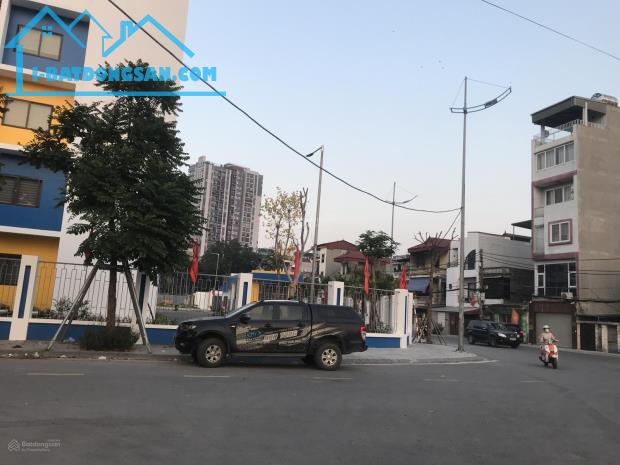 Bán gấp nhà C4, mặt chính ngõ 99 Đức Giang, KD, Vỉa hè, có dòng tiền ngay, DT 80m2 - 2