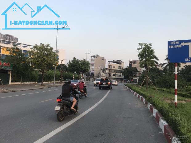 Bán gấp nhà C4, mặt chính ngõ 99 Đức Giang, KD, Vỉa hè, có dòng tiền ngay, DT 80m2 - 1