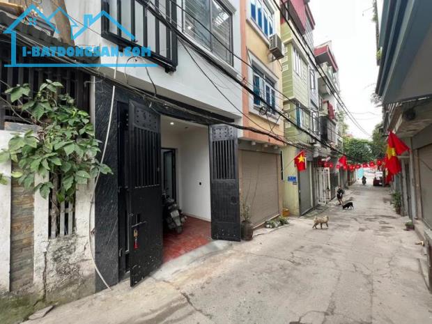 Căn hộ dịch vụ mới đẹp ,full nội thất ,xây mới 6 tầng ,tổng 10 phòng khép kín