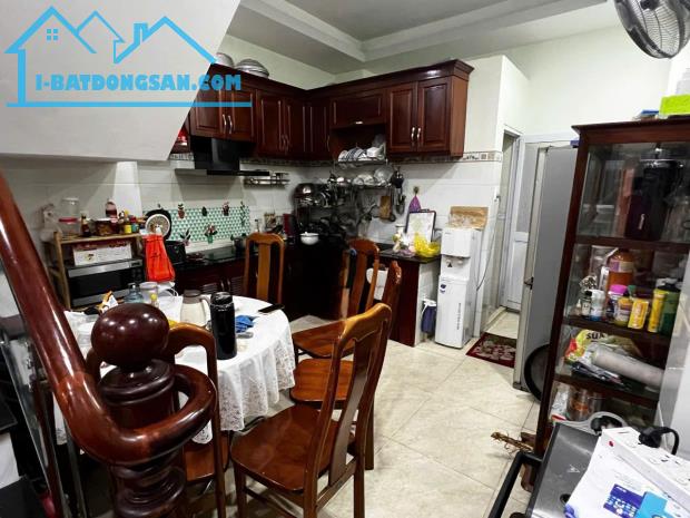 BÁN NHÀ HẺM XE HƠI QUẬN 11 VỊ TRÍ ĐẸP. 4Om. 4 TẦNG KHÔNG LỘ GIỚI 6.3 T - 3