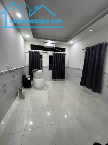 BÁN NHÀ HẺM XE HƠI QUẬN 11 VỊ TRÍ ĐẸP. 4Om. 4 TẦNG KHÔNG LỘ GIỚI 6.3 T - 1