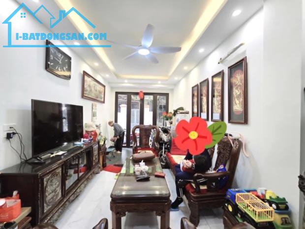 BÁN GẤP NHÀ ĐỘI CẤN TT BA ĐÌNH GIÁP DANH TÂY HỒ MỚI ĐẸP THANG MÁY FULL NỘI THẤT 36M X 6 TẦ