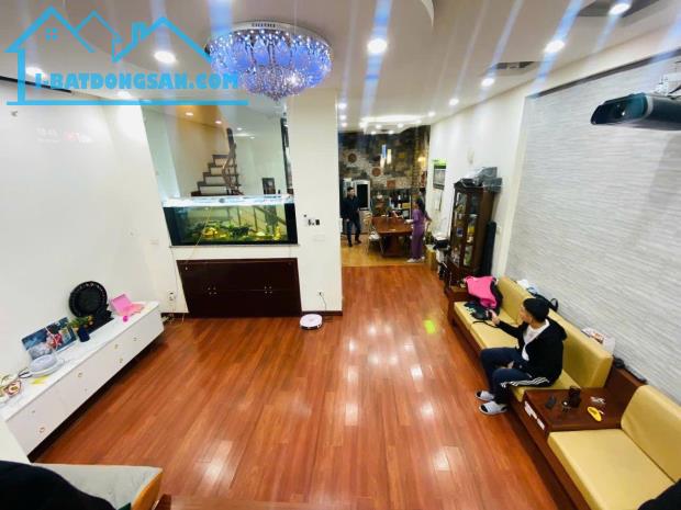 BÁN NHÀ TRẦN QUANG DIỆU ĐỐNG ĐA 65m 5T Mt 6m GIÁ 23.5 TỶ PHÂN LÔ Ô TÔ TRÁNH KINH DOANH. - 4