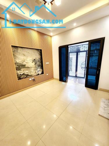 BÁN NHÀ NGUYỄN VĂN CỪ LONG BIÊN , Diện tích 50m² , Mặt tiền 3,6m , Giá 6,3 tỷ (TL)