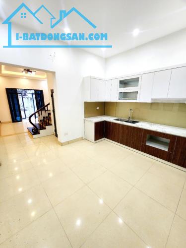 BÁN NHÀ NGUYỄN VĂN CỪ LONG BIÊN , Diện tích 50m² , Mặt tiền 3,6m , Giá 6,3 tỷ (TL) - 1