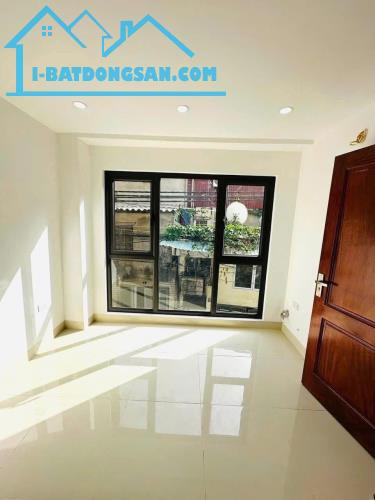 HOT! HIẾM! Bán nhà Kim Mã, Ba Đình, ngõ 4m, kinh doanh, 5 tầng mt 5.6m. Chào: 5.95t - 2