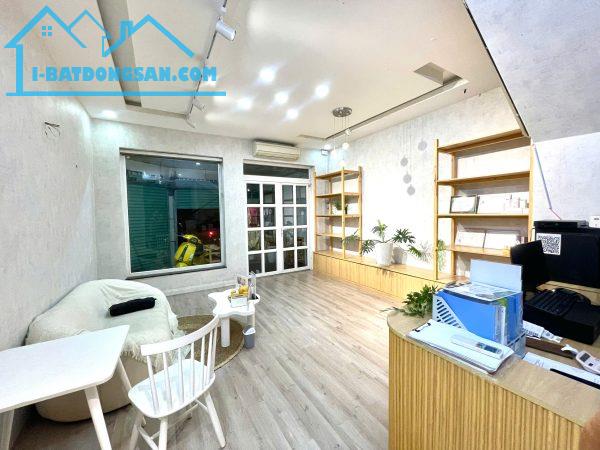 Quận Tân Bình, Sang Rẻ 98 tr, Spa Decor Bao Đẹp – Mới Gân Khu Vip Sân Bay, Tel : - 3
