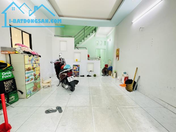 Chủ cần bán gấp nhà hẻm xe hơi Lũy Bán Bích, KD mọi ngành nghề sổ vuông, chỉ 4.5 tỷ, TL - 1