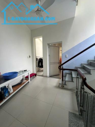 Bán nhà 1 trệt 2 lầu 76m2 thổ cư đường ô tô (P.Tân Tiến) chỉ 4 tỉ - 2