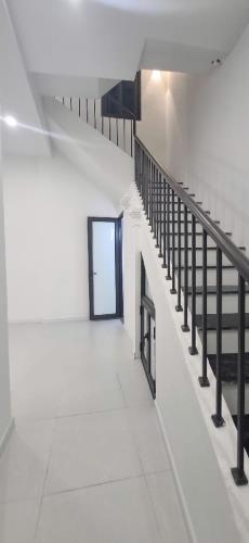 Bán nhà Ngọc Thụy - Long Biên,DT 64m x3 tầng,MT 7m giá 6 tỷ