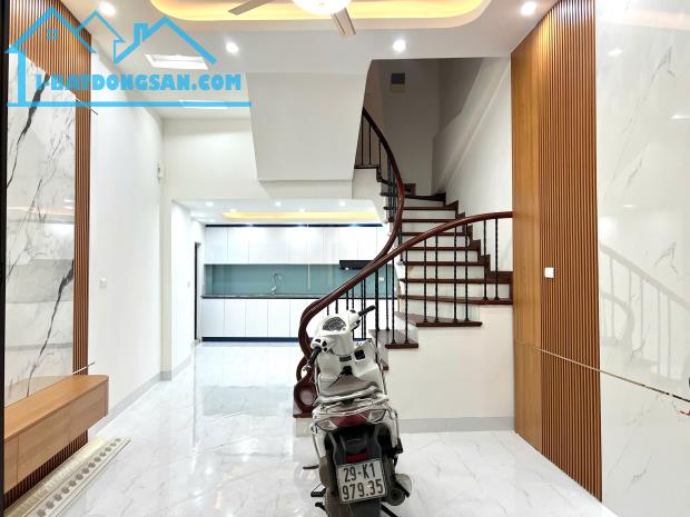 Bán nhà Vũ Xuân Thiều, Phúc Lợi, Long Biên, dân xây, cách mặt phố 50m dt 45m2 nhỉnh 6 tỷ