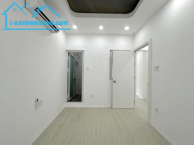 Bán nhà trọ Nguyên Xá 6 ngủ, 33m2x5 tầng, doanh thu 15 triệu/tháng, giá 4.7 tỷ