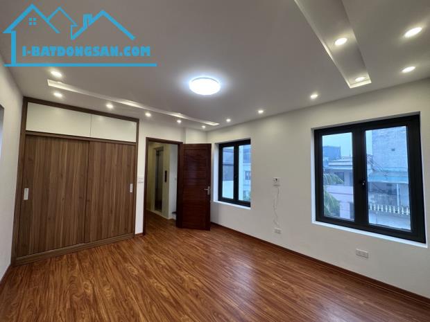 SIÊU HIẾM VỊ TRÍ VÀNG - HAI BƯỚC RA Ô TÔ TRÁNH - THOÁNG TRƯỚC SAU - THANG MÁY- DT:70 MÉT - 3
