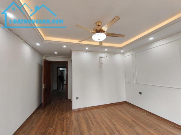 SIÊU HIẾM VỊ TRÍ VÀNG - HAI BƯỚC RA Ô TÔ TRÁNH - THOÁNG TRƯỚC SAU - THANG MÁY- DT:70 MÉT - 4