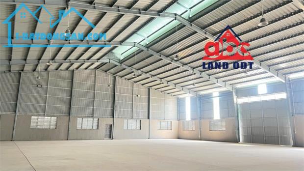 XT142 nhà xưởng với khuôn viên 10,000m2 xưởng xây dựng kiên cố. nguồn điện lớn - 4