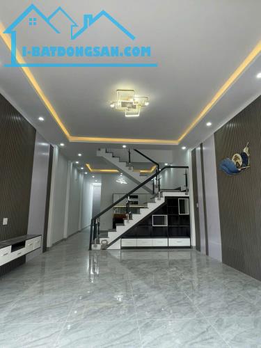 BÁN NHÀ ĐƯỜNG ĐỒNG KHỞI,SỔ HỒNG RIÊNG THỔ CƯ,THANH TOÁN 800TR NHẬN NHÀ - 1