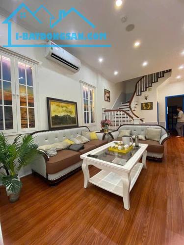 BÁN NHANH NHÀ ĐẸP XUÂN THỦY CẦU GIẤY, LÔ GÓC, ÔTÔ ĐỖ CỬA, KINH DOANH, DT 46M2 NHỈNH 11 TỶ