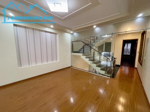 Cho thuê nhà khu phân lô Văn Cao, DT: 90m2, 4 p.ngủ. - 1
